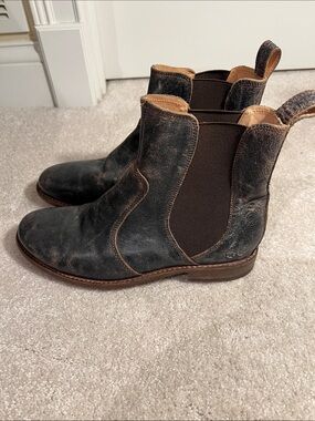 Bedstu Leather Chelsea Boots in Distressed Black with Brown Trim